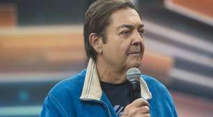 Faustão aparece em cadeira de rodas ao lado dos filhos com Luciana Cardoso, 6 meses após novos transplantes. Veja como está o apresentador