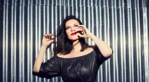 Laura Pausini lança novo álbum e pede: 'Faça música, não guerra'