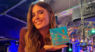 Carolina Dieckmmann mostra que terninho vai muito além do formal