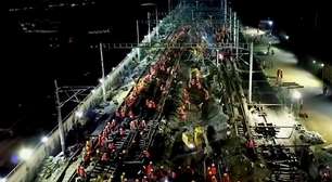 Na China, 1.500 trabalhadores se unem para construir estação ferroviária em 9 horas