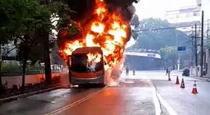 Ônibus pega fogo e afeta circulação de 20 linhas na zona oeste de São Paulo