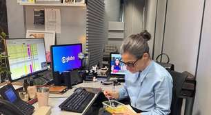 Renata Vasconcellos é flagrada por Tralli comendo marmita na Globo: 'No corre'