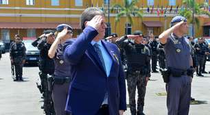 Tarcísio e os "poliças" nas salas de aula