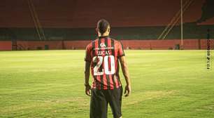 Vitória anuncia atacante que estava na Coreia do Sul e agita o mercado