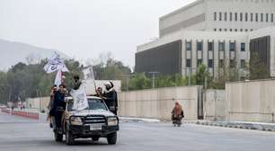 Com política migratória mais rígida, países europeus não descartam 'deportação em massa' de afegãos