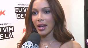 Anitta reage ao saber que evangélicos pregaram na porta do seu show: 'Falar de orixás'
