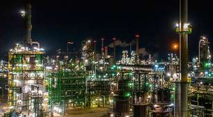 Berlim ainda é refém da URSS: refinaria que fornece 90% do seu combustível pertence à Rússia