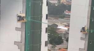 Vídeo flagra trabalhadores presos em andaime durante chuva com ventania no Maranhão