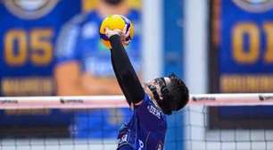 Vôlei Renata, sem Bruninho e com Cris mascarado, vira em casa