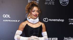 Alice Carvalho, de 'O Agente Secreto', estreia no Baile da Vogue com look inspirado em Colombina e revela segredos de beleza: 'Sensação de estar confortável'