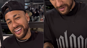 DJ viraliza ao presentear Neymar Jr com nota de R$ 100: 'Devolve, era brincadeira'; assista o vídeo