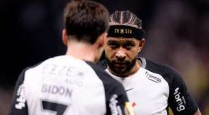 Depay vai as redes sociais para pedir desculpas por erro em pênalti no dérbi