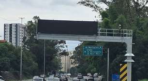 Luminosos na Raposo Tavares reacendem críticas ao Free Flow