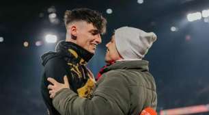 Árbitro é agredido após pedir namorado em casamento durante jogo da Bundesliga