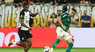 Andreas Pereira cava marca do pênalti antes da cobrança de Depay no dérbi