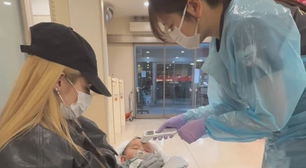 Arrependida? Esposa de Yudi Tamashiro questiona mudança para o Japão após filho ir para o hospital