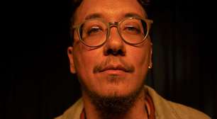 Caê Vasconcelos superou medo de morrer cedo e se tornou primeiro jornalista trans de emissora