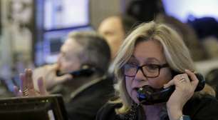 S&amp;P 500 e Nasdaq caem com dados econômicos e balanços em foco