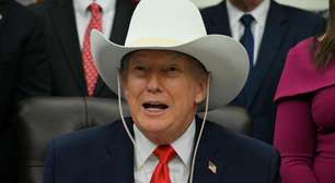 Trump diz que Irã não terá armas nucleares e ameaça ação militar