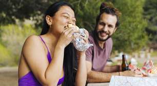 Quais alimentos devem ser evitados comer na praia para evitar intoxicação?