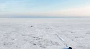 Você teria coragem? A estrada mais impressionante da Europa é feita inteiramente de gelo e fica sobre o mar aberto