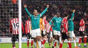 Liverpool vence o Sunderland com gol histórico de Van Dijk na Premier League