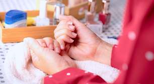 Manicure em 10 minutos: como fazer as mãos sem sair de casa