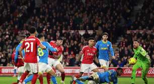 Forest tenta, mas não sai do zero diante do lanterna na Premier League