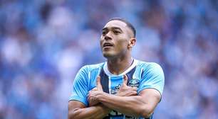 "A gente sonha": vivendo grande fase no Grêmio, Carlos Vinícius revela desejo de ser convocado para a Seleção