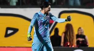 Rossi se destaca em pênaltis pelo Flamengo e celebra