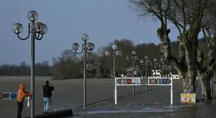 Tempestade Nils provoca destruição na França e agrava inundações em Portugal