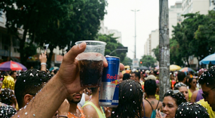'Síndrome do coração em festa': entenda os riscos de misturar álcool e estimulantes no carnaval
