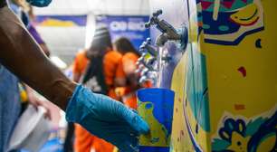 Águas do Rio distribui 195 mil ecocopos na Sapucaí e reforça operação de água e esgoto