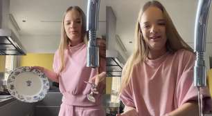 Rafa Justus surpreende seguidores ao fazer 'tutorial' de como lavar louça