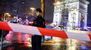 Homem é morto ao tentar esfaquear guarda no Arco do Triunfo