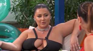 Letticia Munniz mostra estrias e faz desabafo: 'Nem lembro'