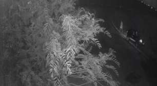 Mulher salta de carro em movimento para escapar de agressões e é salva por policiais no Ceará