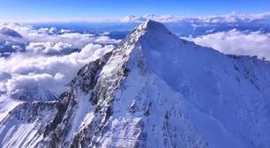 Escalar o Everest custa R$ 300 mil, mas fazer isso do seu sofá de casa é grátis