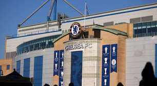 Ex-Chelsea é apresentado como novo reforço em clube holandês