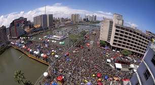Emocionante e multicultural: Saiba como foi o desfile do Galo da Madrugada