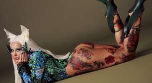 Sabrina Sato aparece toda tatuada e com alta-costura no carnaval de São Paulo