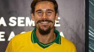 Nicolas Prattes fala que carnaval é acompanhar o amor da vida dele: 'Só embarco'