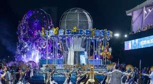 Rosas de Ouro recebeu nota dez por comissão de frente, mas desfilou com componente a menos