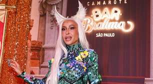 Sabrina Sato usa peruca platinada e orelhas de raposa; veja fotos