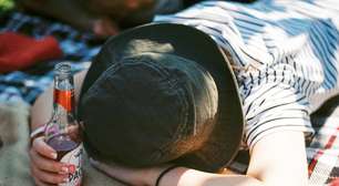 É possível ficar bêbado sem sentir o gosto de uma gota de álcool, e a culpa é de bactérias do seu intestino