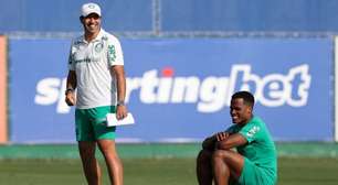 Jhon Arias treina pela primeira vez no Palmeiras e já está regularizado para jogar