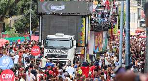 Trios arrastam multidão no 4º dia de carnaval em Salvador; veja fotos