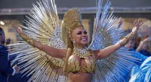 Veja fotos da Águia de Ouro no 2º dia de desfiles no Anhembi, em São Paulo