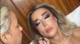 Mulher Abacaxi passa sufoco com maquiadora antes de desfile na Sapucaí