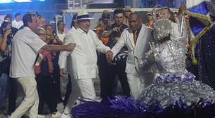 Janja desiste de desfile e Lula desce à pista da Sapucaí em meio a polêmica de propaganda eleitoral